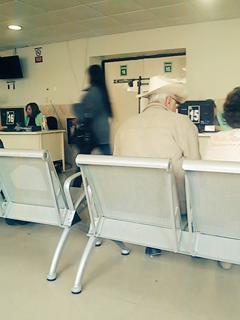 vgjulio's tweet photo. #Imss en espera no manchen tengo el pie cortado y tengo que esperar no,puede ser .... https://t.co/51XBSphqkF