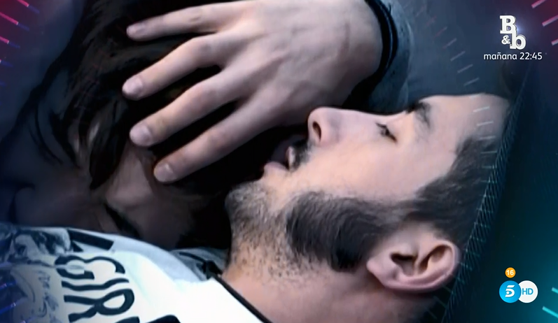 GHmomentazos's tweet photo. #Límite7GH16 Sí, han vuelto a lo de siempre https://t.co/XxKwmK9XcI https://t.co/FCIztemS4E