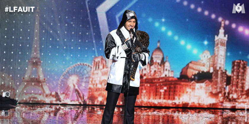 LFAUIT's tweet photo. Place à l'étonnant #Naestro, boxeur et chanteur, qui a obtenu le #GoldenBuzzer de @GilRozon ! #LFAUIT https://t.co/31qERpishD