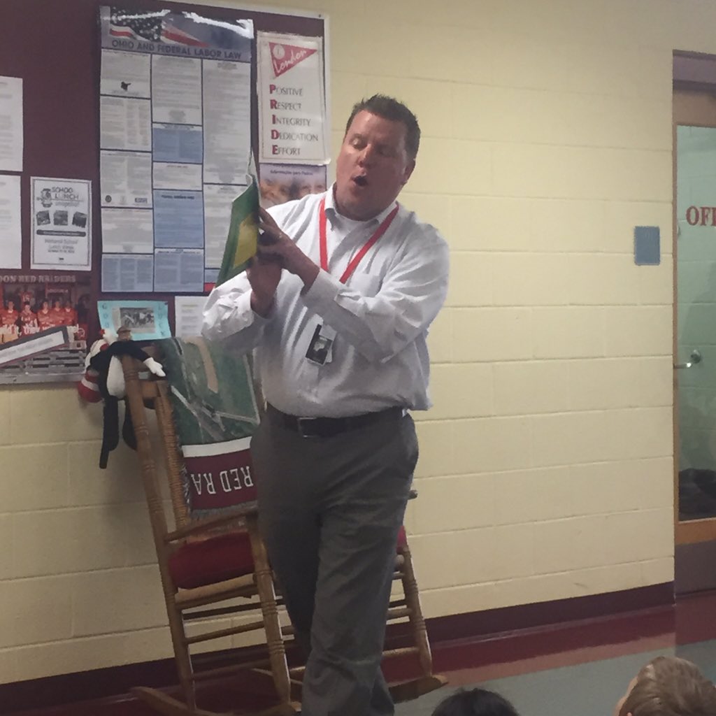 LESmisscrane's tweet photo. @drloukramer was amazing today reading to the kindergartners! #headturkey #londonpossible @CarolAnnDaniels https://t.co/2YhRceqdcE