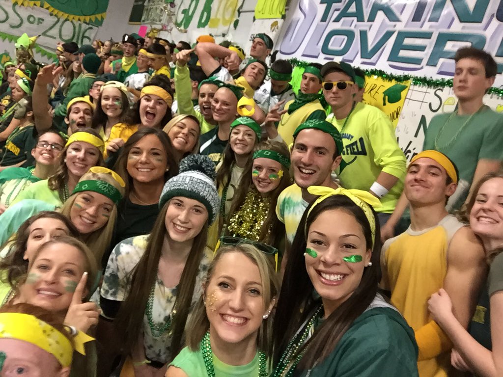DRClassof2016's tweet photo. Congrats Class of 2016! 💚 https://t.co/iDnpLzVfrD