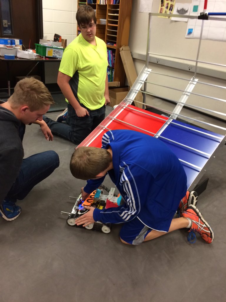 sc_robotics8801's tweet image. Our team is working hard in preparation of our Dec. 19 meet #scrobotics