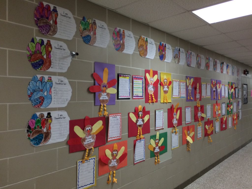 kendriakramer's tweet photo. Our wall of thankful and talking turkeys. #ThanksgivingWriting #GoLitch https://t.co/KE28WsJPJ3