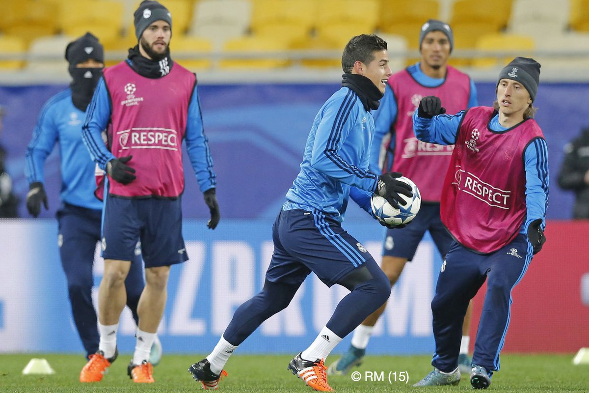 realmadrid's tweet image. El equipo se entrenó esta tarde en el Arena Lviv 💪 ⚽ 📷

#RMUCL #HalaMadrid