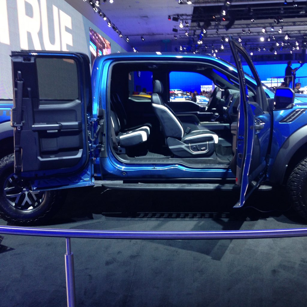 Ford_KristinH's tweet photo. #ford performance #raptor #ecoboost #fox racing shox #2017 #futureoftough #FordLAAS You gotta see it!!! https://t.co/S3NkHZIf2u