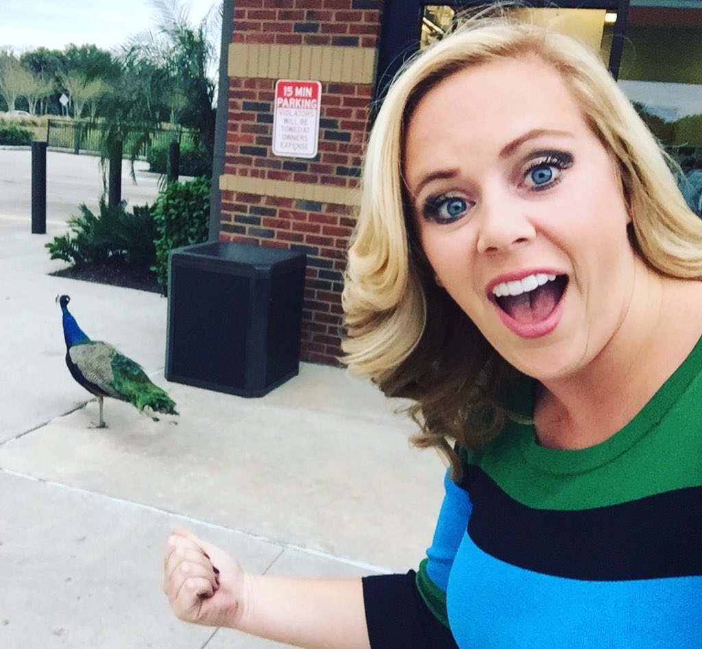 KarlaRayTV's tweet image. For those without Instagram... #peacockselfie