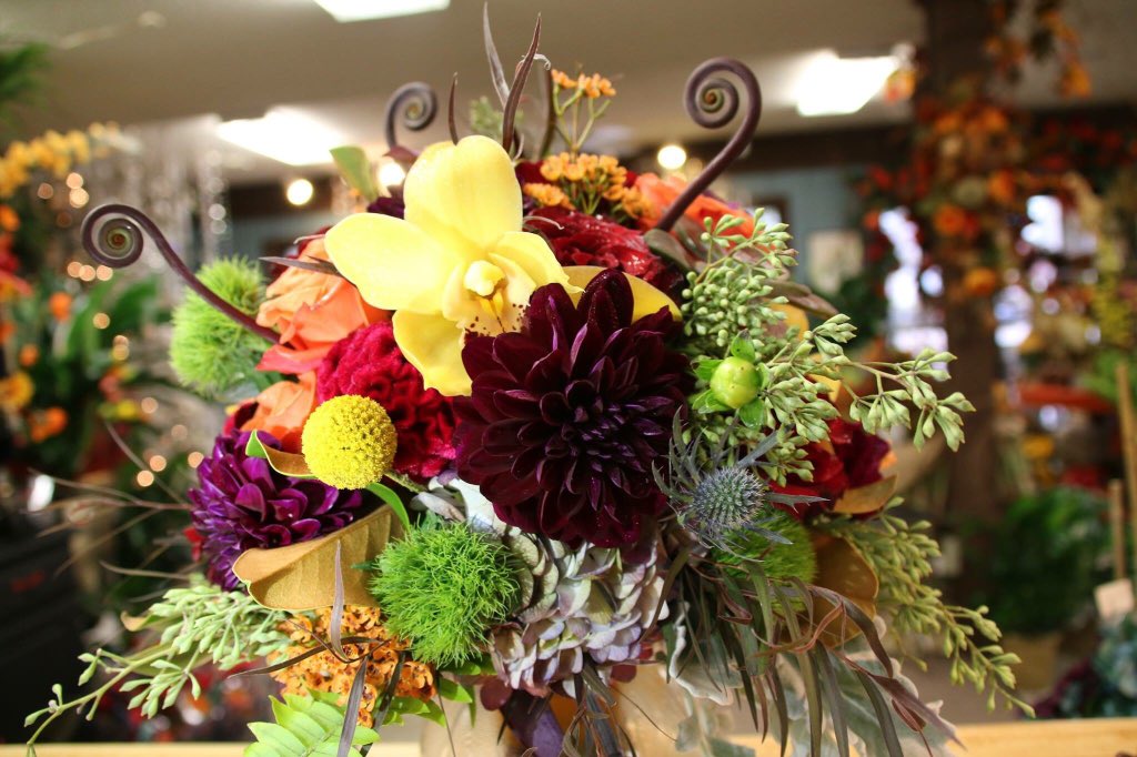 MandMFlorist's tweet photo. LAST CALL for Thanksgiving Centerpieces!
Call 246.2446 and order yours TODAY. https://t.co/M0RrLG88r9