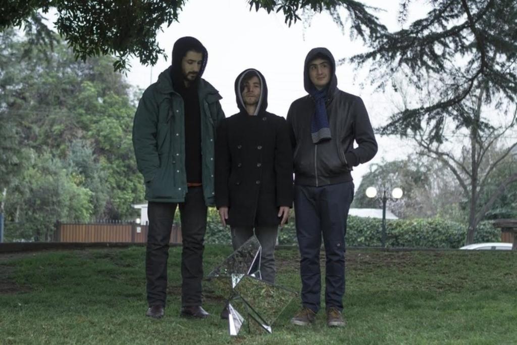 Estrenamos el 3º tema del 'Autoencargo' de <a href="/MelieBanda/">melié</a> >> win.gs/1OeTJe6