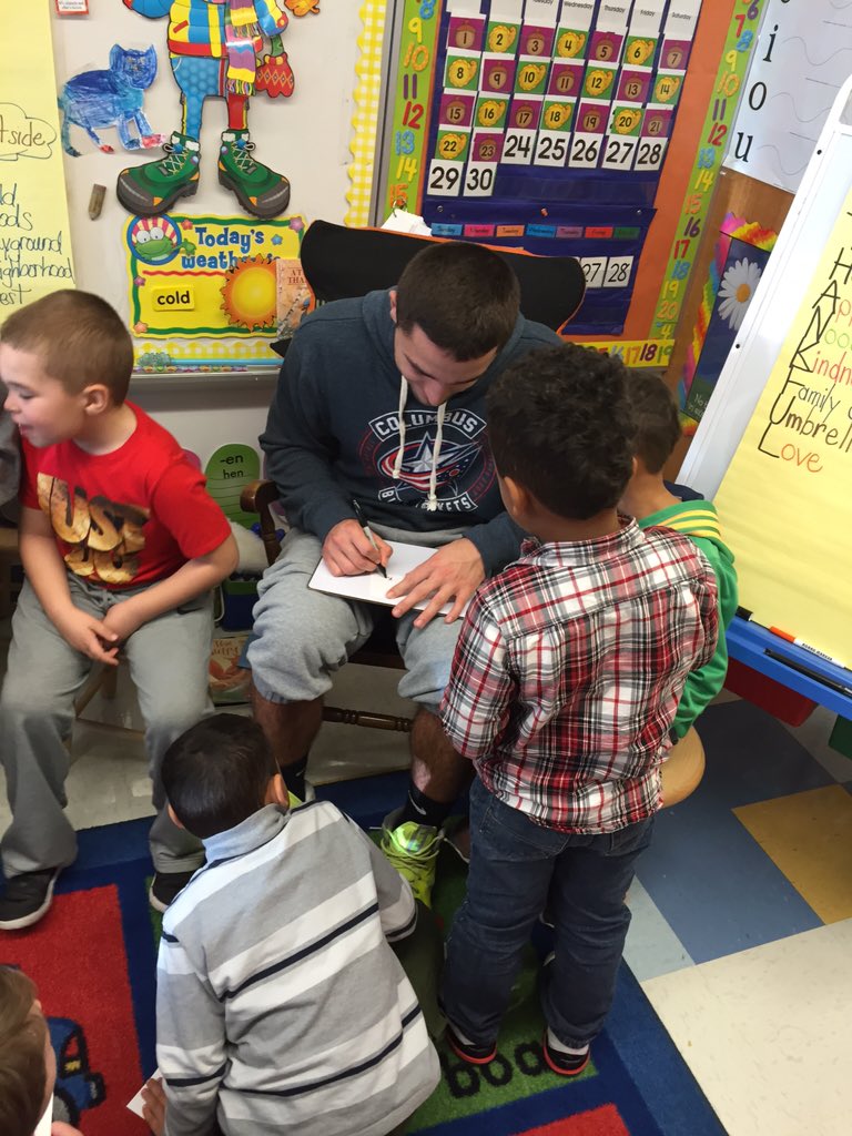 ZHSmodelstudent's tweet photo. Model students/football players sign autographs for the children before their final 4 appearance @ZVilleSchools https://t.co/5mUuUXA4m5