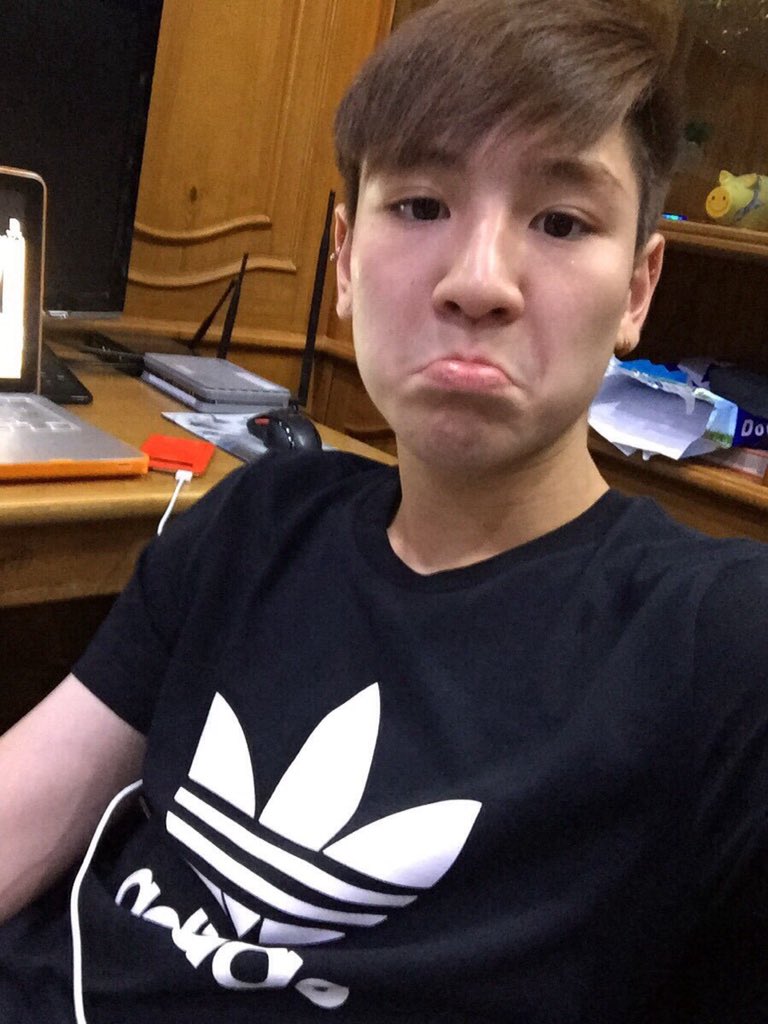 dearboythailand's tweet photo. ig : slotmachine  🙏🏻🙏🏻 https://t.co/AyJWTcWQ6g