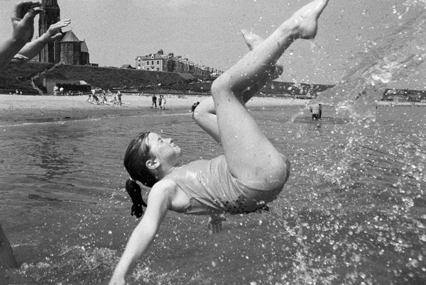 MakeASplashExh's tweet photo. @NorthEastArtCol 
Make A Splash auction Thursday 7.00pm Old Low Light North Shields.
Unique artworks to bid for! https://t.co/R4AVAzYh5n