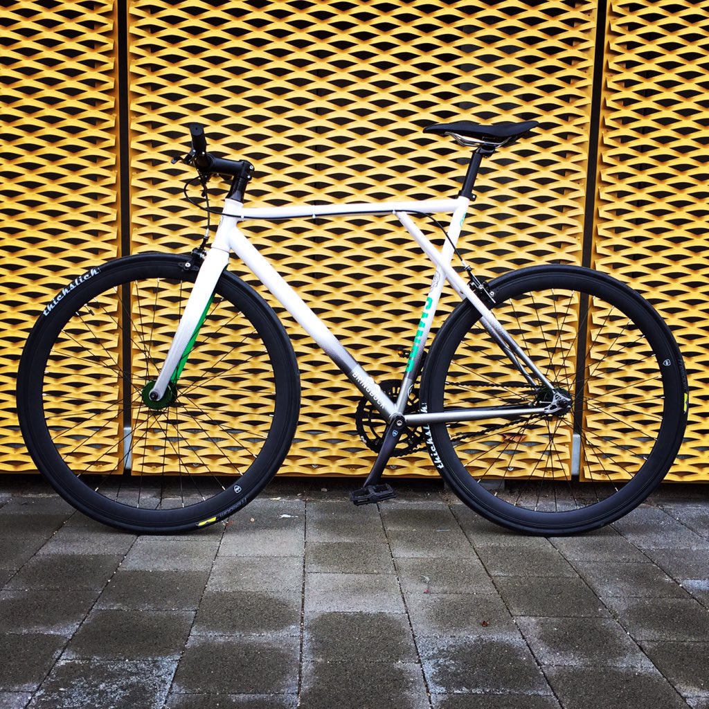 BRINGBOCK's tweet photo. Jetzt geht auch schnell und klein, statt groß und schwer! #Singlespeed und #Fixedgear jetzt beim #BRINGBOCK https://t.co/Ig52cnXPd8
