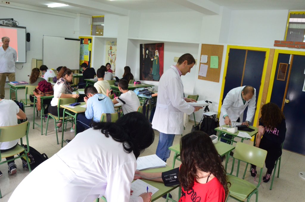 Murcia113's tweet photo. Controlando el RV en #IESO Librilla con estudio MePAFac @SEFAC_aldia @educaadolescent https://t.co/Bntr7AFEb9