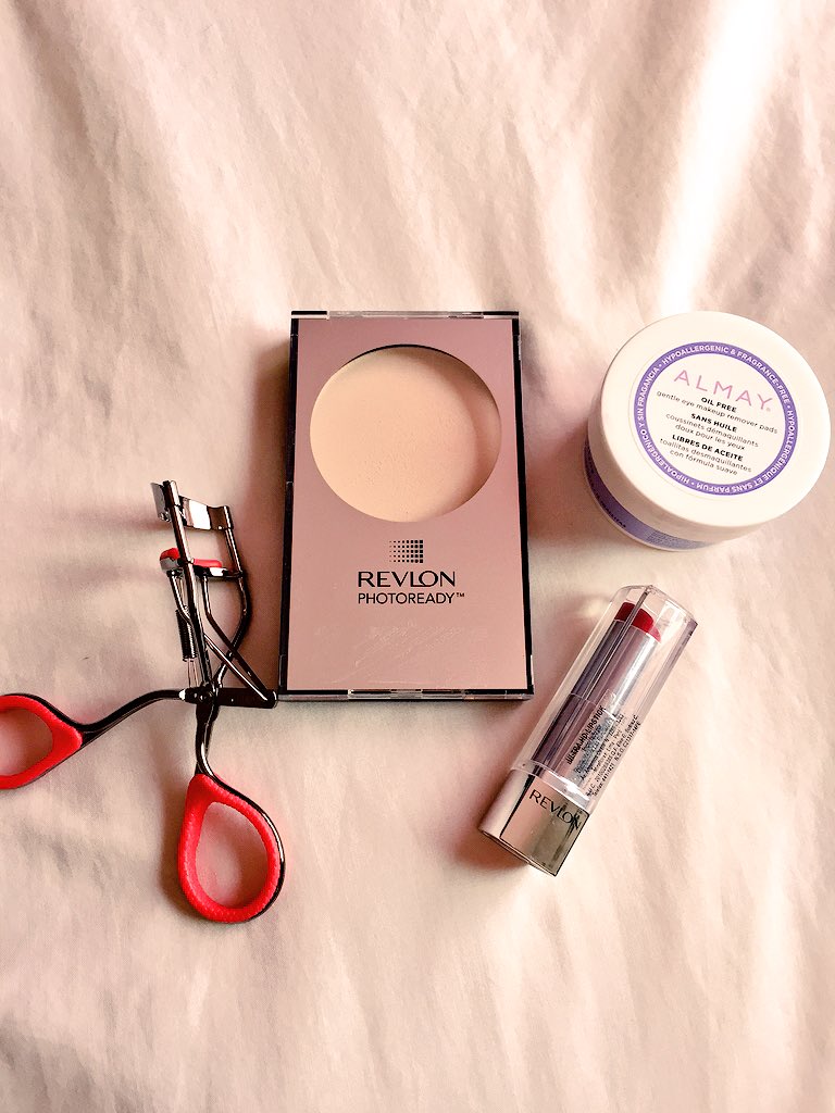 DanielaCamaiora's tweet photo. Gracias @RevlonP por los regalitos!! Ha usarlos desde el día 1!!! Son lo máximo!
#RevlonPeru #DLPCosmetics https://t.co/89lREZgaY9