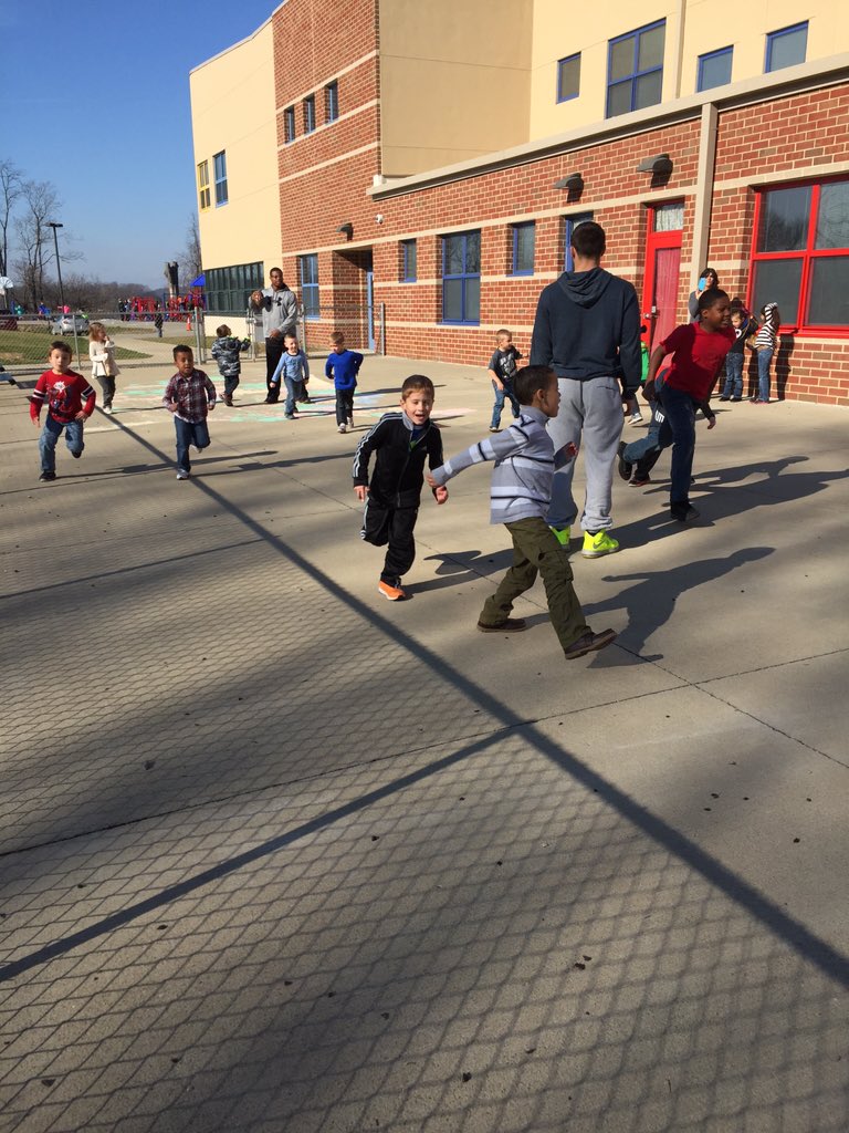 ZHSmodelstudent's tweet photo. Model students/football players organize a football game for the children of JME! #TurkeyBowl @ZVilleSchools https://t.co/uKC2KqnhNE