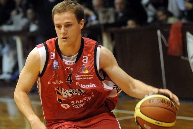 Que se vaya de este baile el que toma solo y no con Vidal