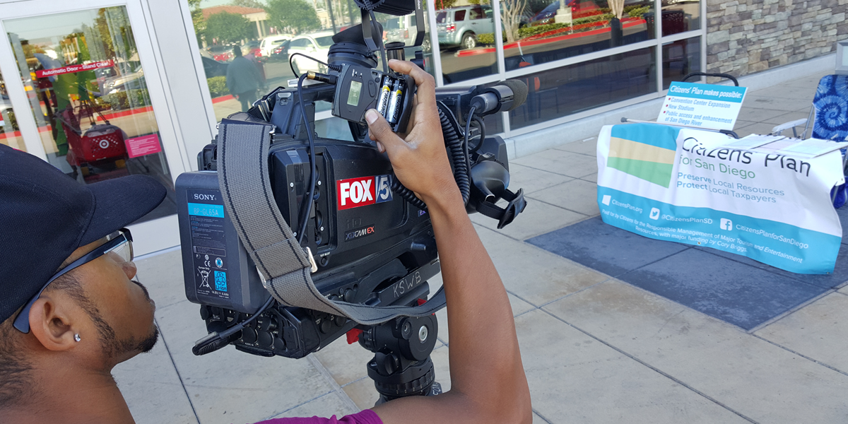 CitizensPlanSD's tweet photo. Thank you @fox5sandiego for stopping by to cover our petition gathering progress! #ProtectSD #PreserveSD https://t.co/WfPWieN3bE