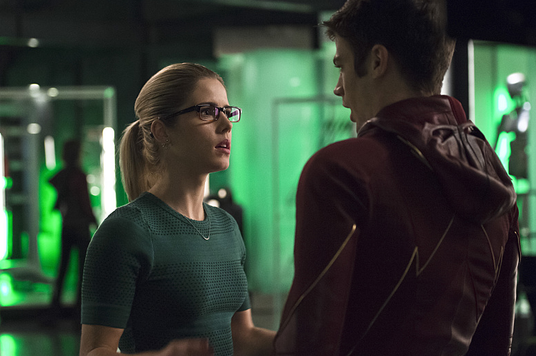 JarettSays's tweet image. #Arrow #TheFlash crossover pics! #LegendsOfToday