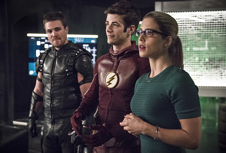 JarettSays's tweet image. #Arrow #TheFlash crossover pics! #LegendsOfToday