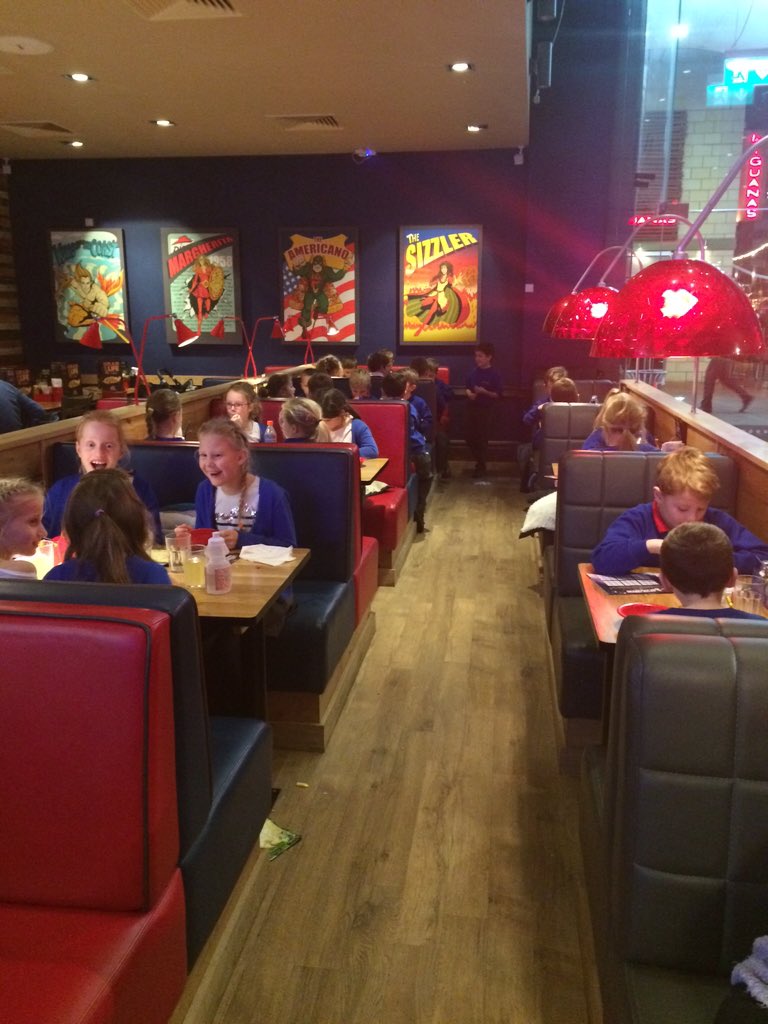 BsmPrimary's tweet photo. Bit of light refreshment before the big show! #JMFReading https://t.co/TO8zN4x64C