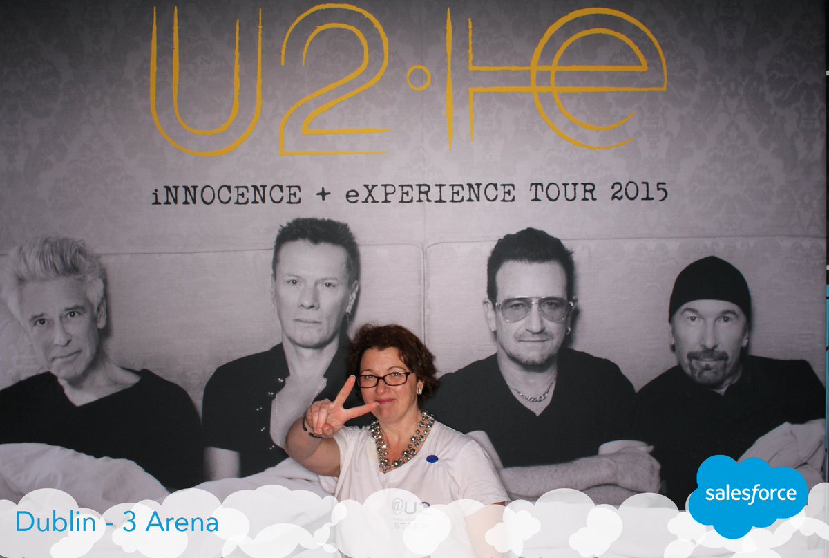 atu2comSherry's tweet photo. This PictureBooth was #poweREDbysalesforce !!! https://t.co/mouG7cPZdB