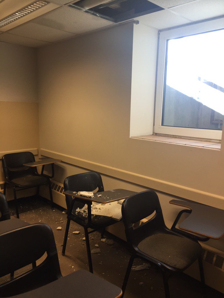 casey_seline's tweet photo. #UNLproblems https://t.co/ykpmxfvaO4