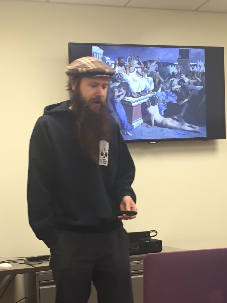 SIMLabChicago's tweet photo. @MKarhulahti explaining #LeagueOfLegends and #story elements in sports in our #SIMTalk https://t.co/3D6B403GAg