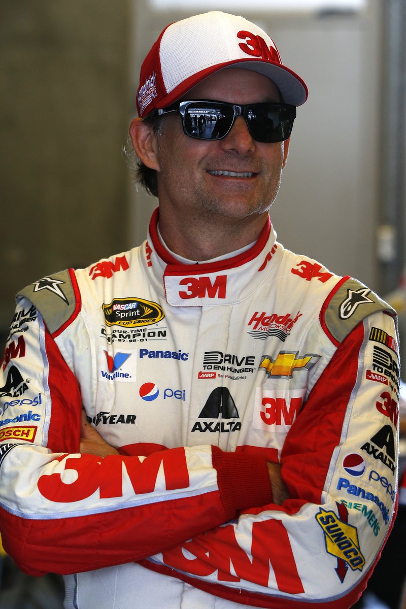 On behalf of everyone at @3M, we congratulate @JeffGordonWeb on a legendary #NASCAR career. #24Ever