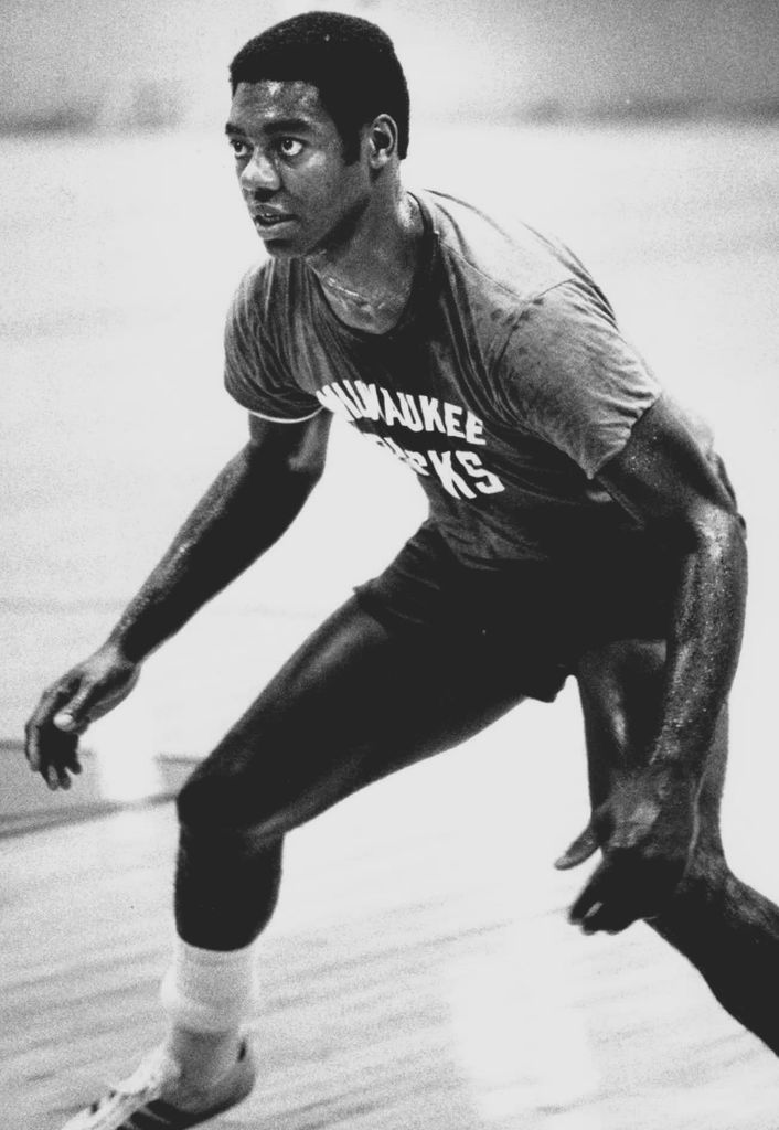 Happy Birthday to \"The Big O\" Oscar Robertson! 