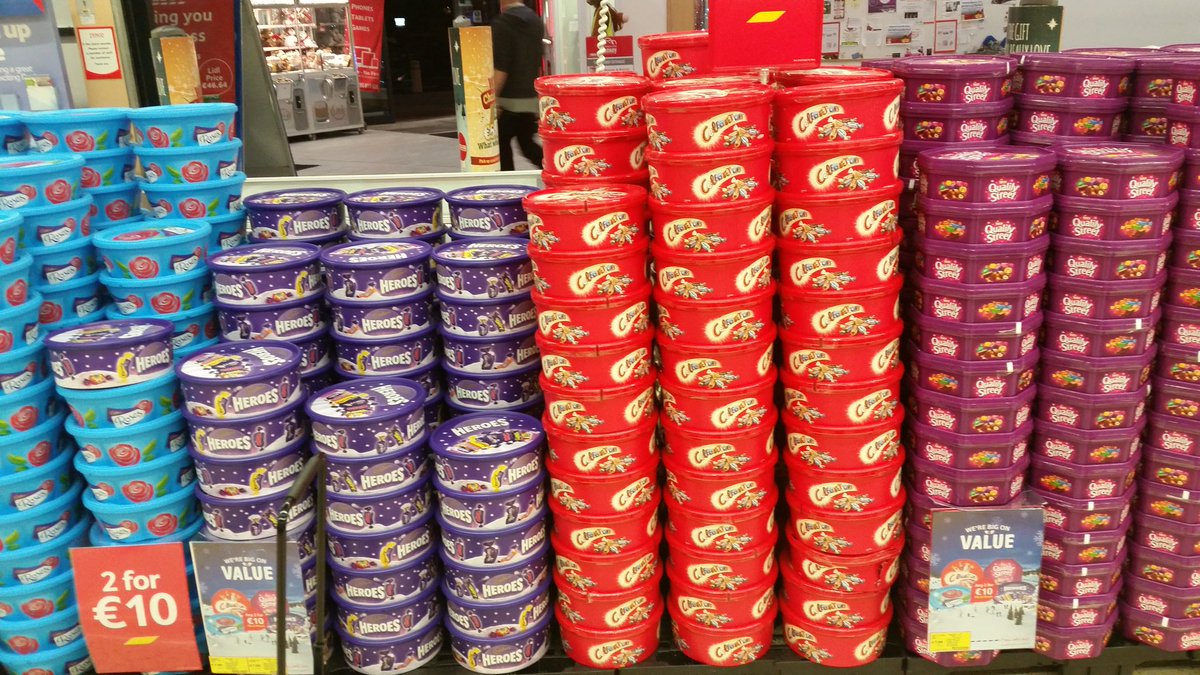 jeansyk's tweet photo. @andofitz @GoggleboxMoffs @ScarlettMoffatt I'm prepared #stuffourfaces https://t.co/gSi8NHlthI
