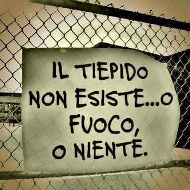 Ierimoni's tweet photo. #comw tutto o niente , come bianco o nero , tipo così #intesi https://t.co/t1ltWpsHBd