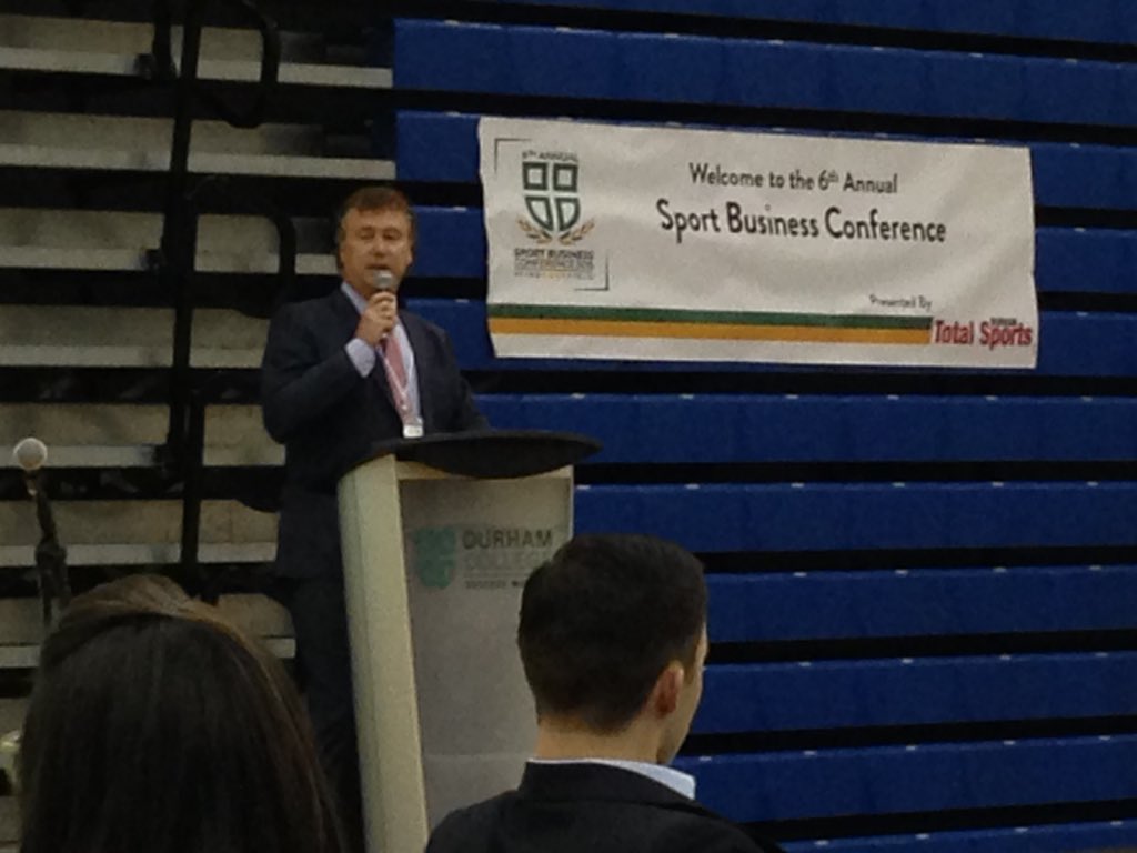 DCSportBusiness's tweet photo. Closing keynote speaker Brian Ehrenworth from   @FrameworthSport  @sbconference15 #findyourfield https://t.co/7qEFsK03pQ