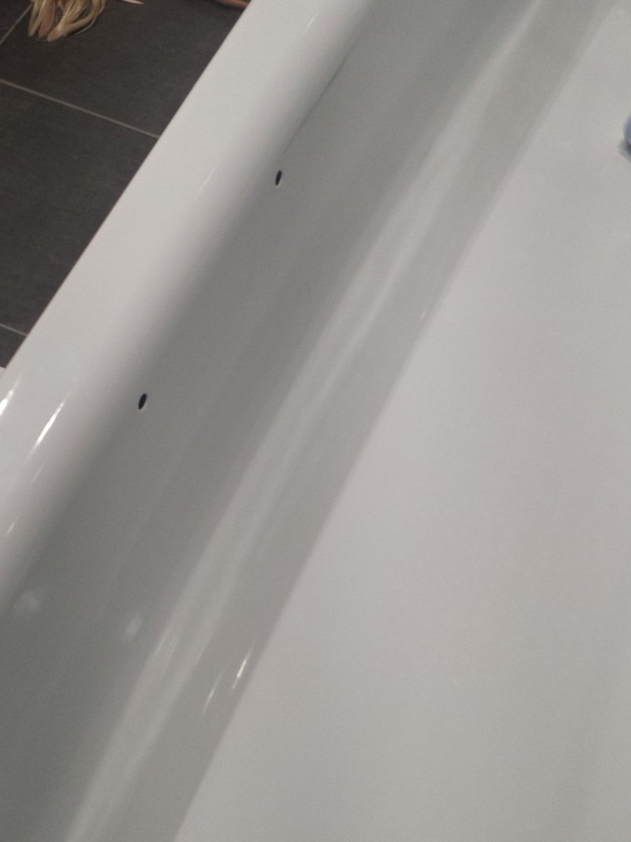 4 months in and still no bath handle! #thinkwimpeythinktwice <a href="/DomLittlewood/">Dominic Littlewood</a> <a href="/TWimpeySupport/">Ask Taylor Wimpey</a>