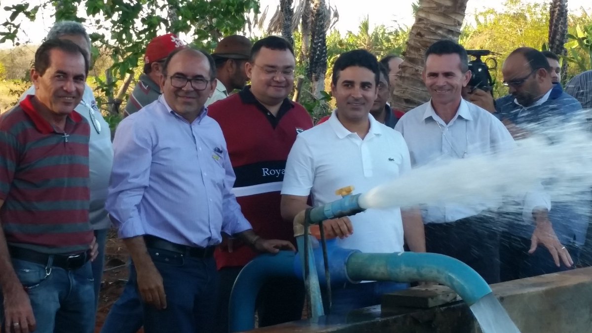 GLuciano78's tweet photo. O reitor da Ufersa @ARIMATEAMATOS parceria c/a prefeitura de Mossoró faz entrega de um poço a comunidade d Alagoinha https://t.co/t6Xp4mDolV