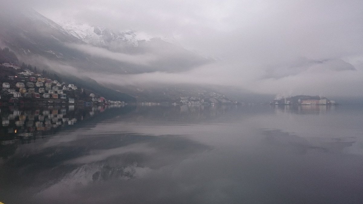 jonnylygre's tweet photo. #Odda #eitlitestykkenorge #magisk #skydekke https://t.co/FjAnk7vI58