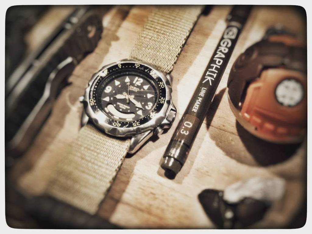 AleksanderAcher's tweet photo. One more short of my vintage electronic Casio. #edc #everydaycarry #casio #drewent #bakuga… https://t.co/x8l4UzzkfS https://t.co/4k4RB3jsAB