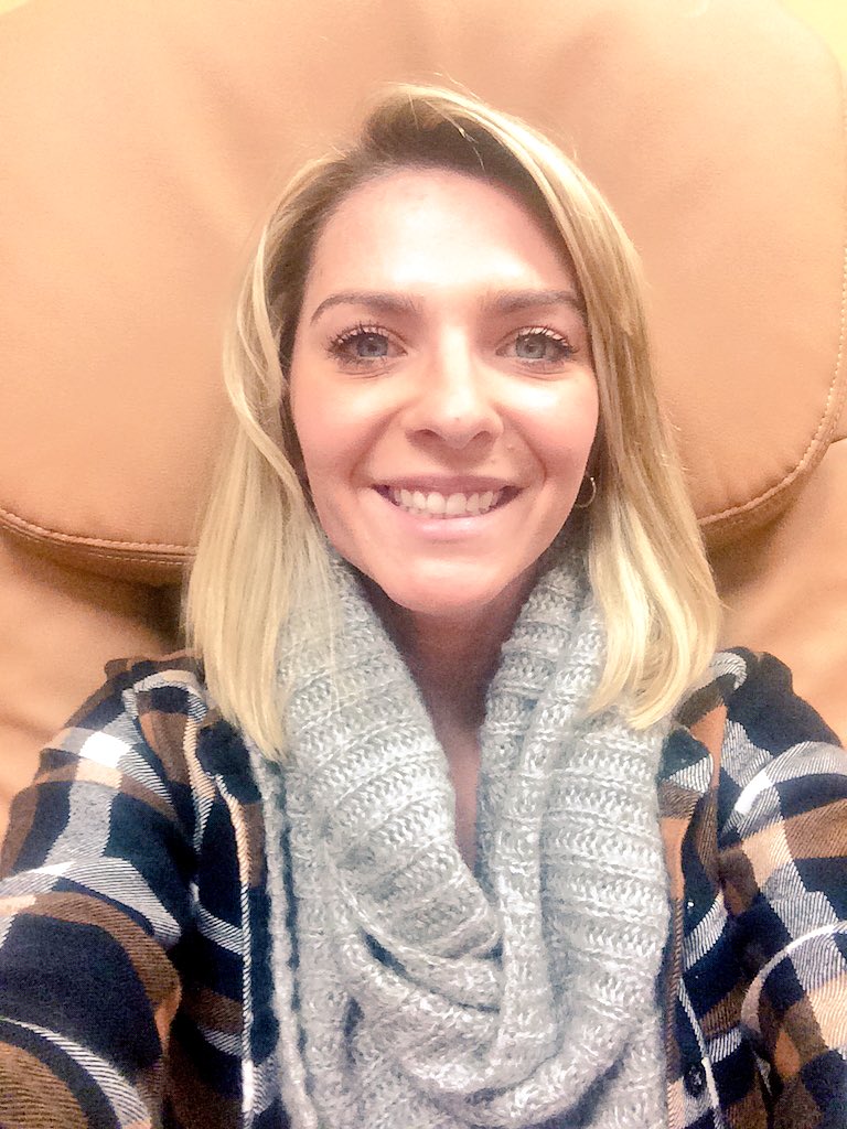 Kayxolyons's tweet image. #finally #MadeItInOnePiece #FirstTimeDriving #iNeededThis 💗👑💅