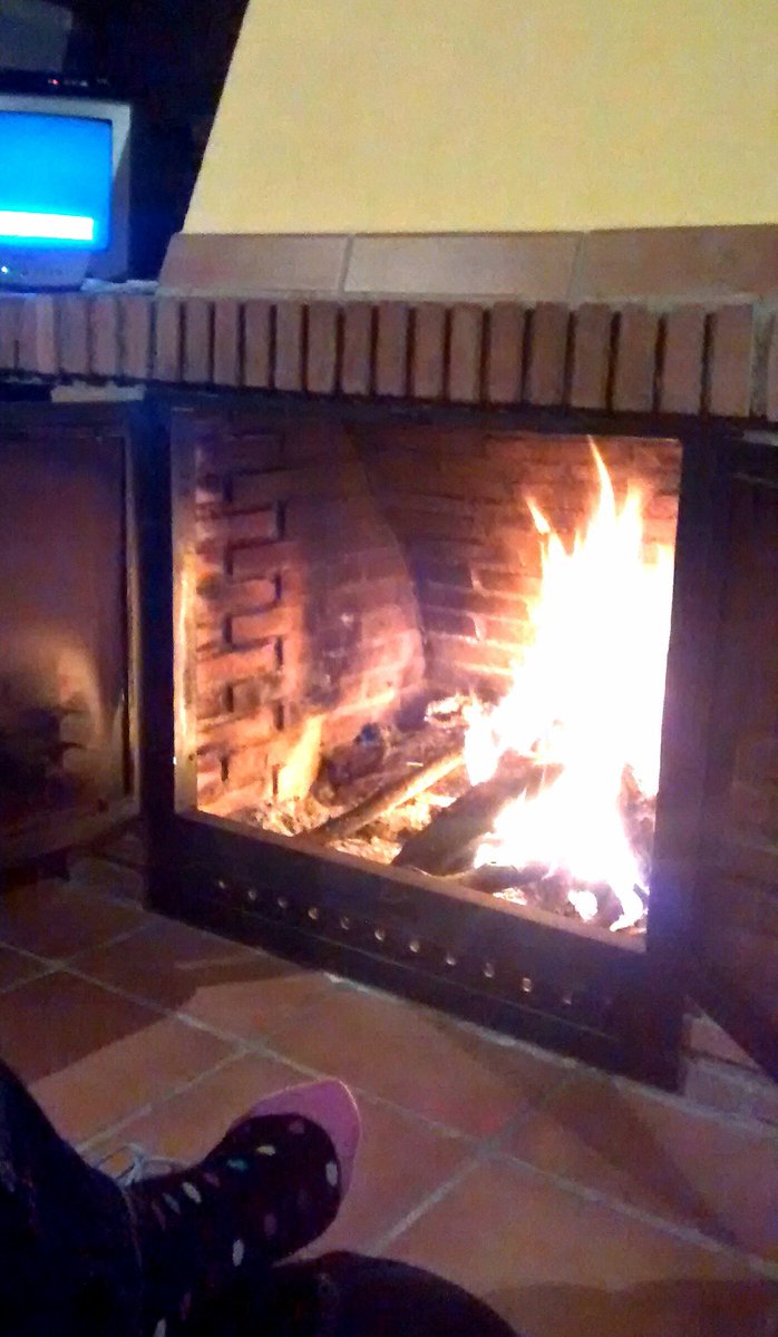 ElenaLopezBa's tweet photo. Otro Finde mas como este @nonoktm90 ??? chimeneitaa buena junto a ti pequeño! #findeperfecto #buenasnoches 😘❤💑💖🍃🌈🐗 https://t.co/i409Gpa2Pv