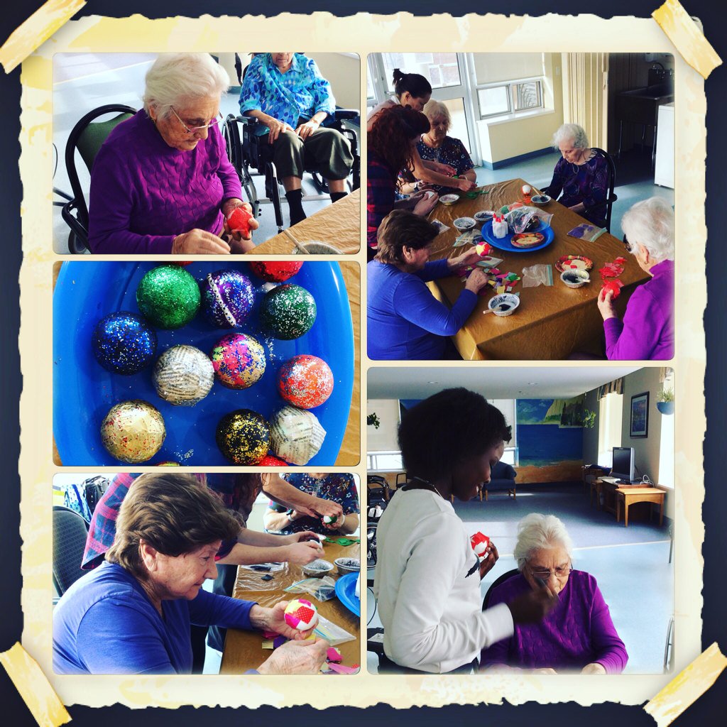 Via Mare Residents preparing for Christmas #vlgrec #arttherapy