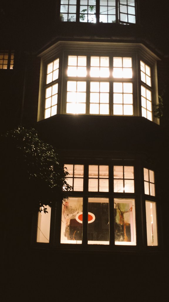 EstelleLovatt's tweet photo. BOSH! light eminating from Pete #Hoida canvas hits u right between the eyes @hsanw3 lighting up the cold dark night https://t.co/A8r1C0AXw2