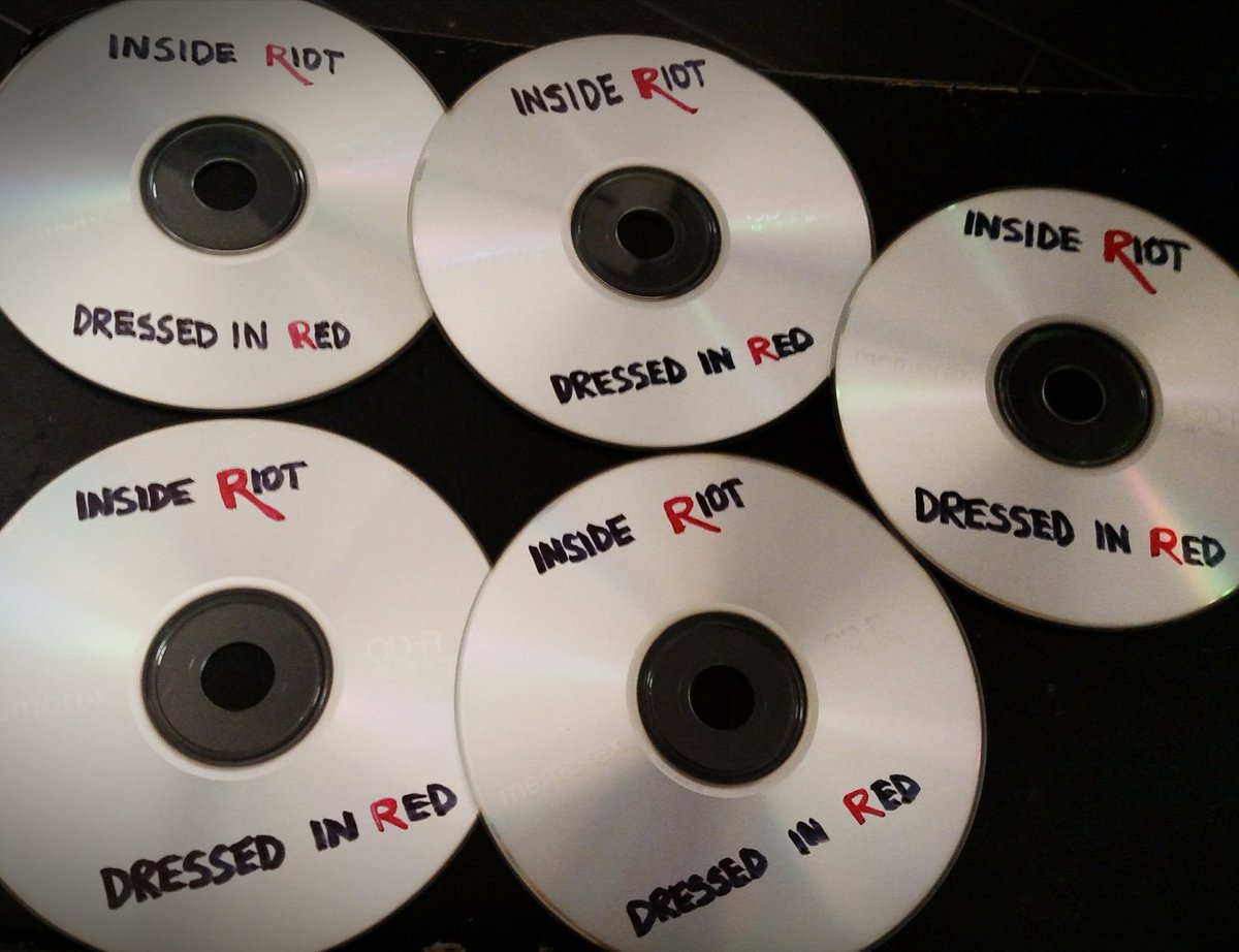 TheRiotQueenFNB's tweet photo. Check out @InsideRiot1 's new single DRESSED IN RED! https://t.co/dBk1zTXjGv https://t.co/PWRBGgBWk7
