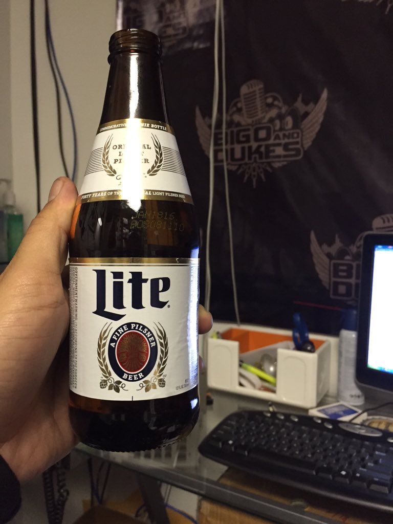 RamblingB's tweet photo. It's always better in a stubby bottle. @MillerLite @BigOandDukes #TuesdayDrinking #BunkerFun #LLTH https://t.co/hCZBfsBtIJ