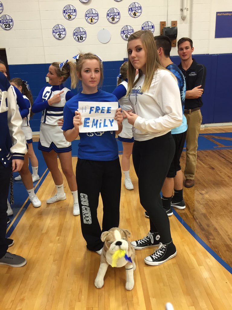 #FreeEmily  🏀⛓