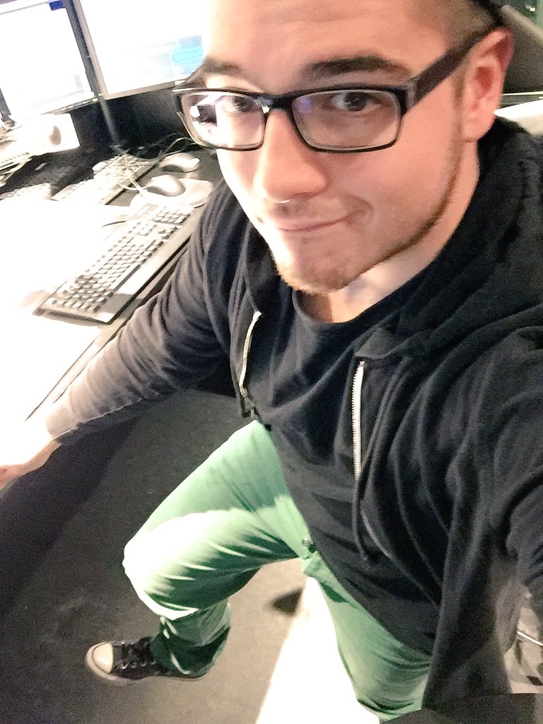 kevenaubut's tweet image. De retour en ondes ce soir @energie1041 ! #GreenPants