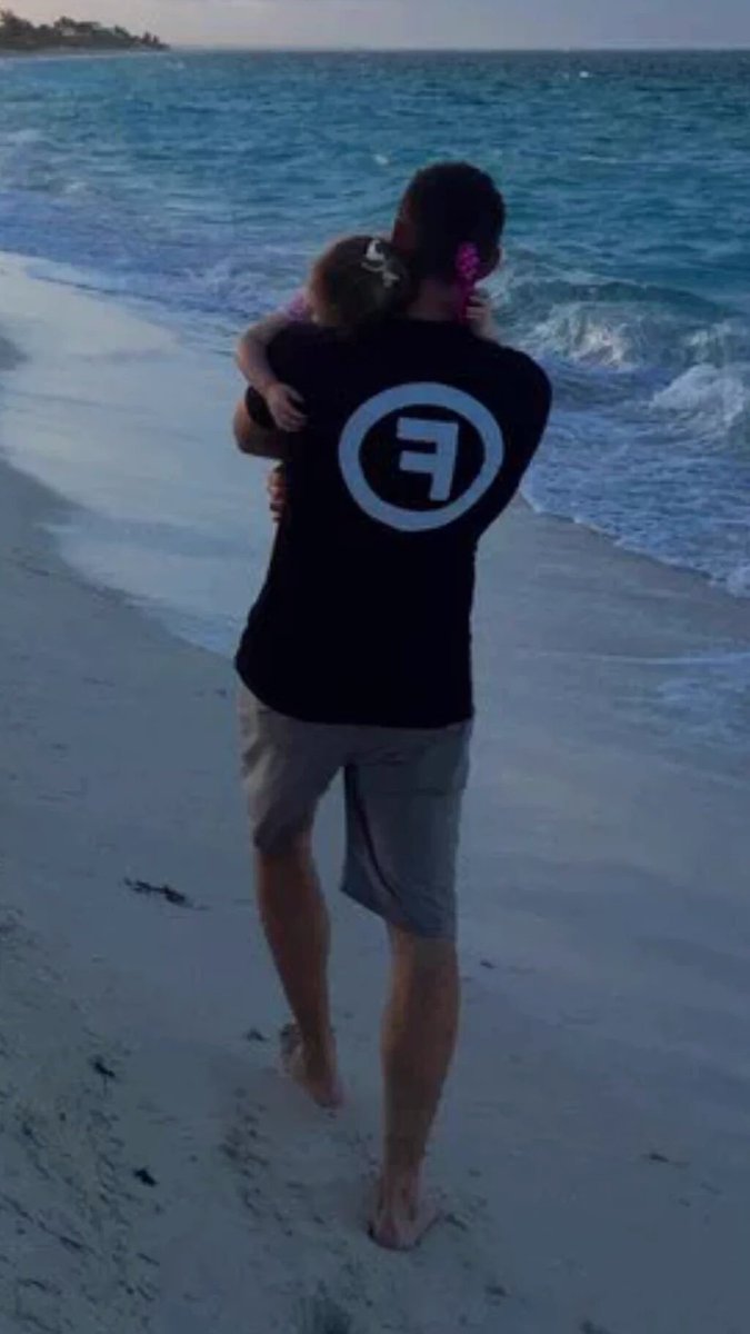 GulserenUge's tweet image. Daddy Jensen 💗😍 #JensenAckles #JusticeJay #Perfection 👼💞