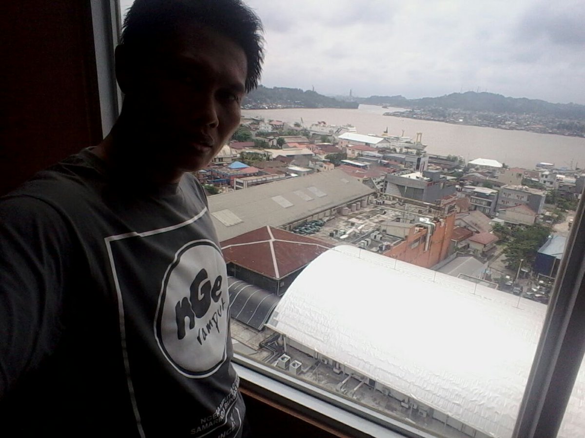 Yang optimis akan berkata: Terima kasih, akan saya coba, yang pesimis akan bilang: Ah, gak semudah itu. #MorningWal