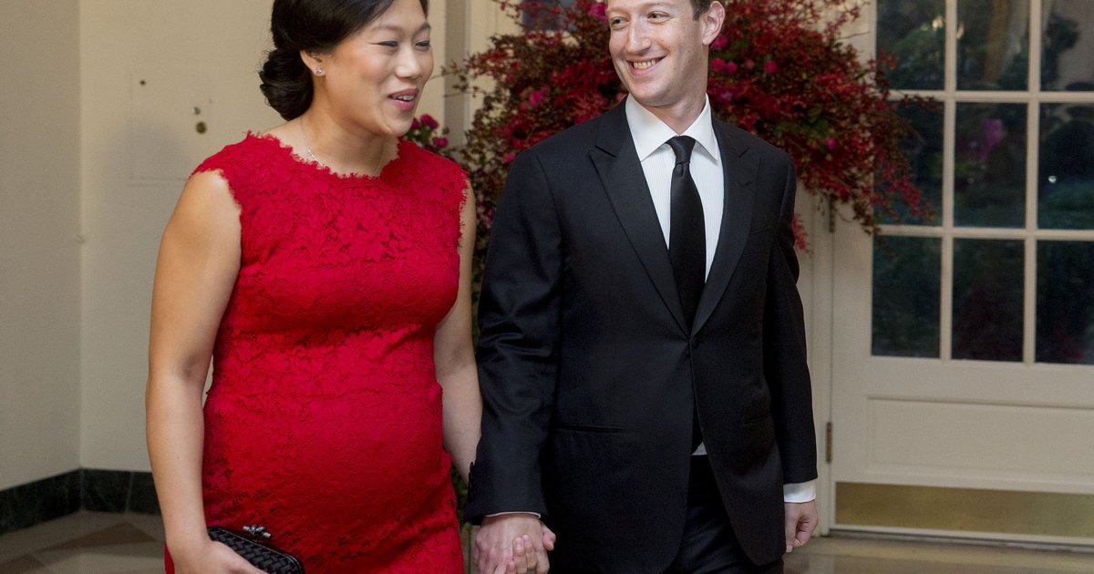 HuffPost's tweet photo. Why Mark Zuckerberg's paternity leave is a win for women
https://t.co/cwp8cBSLnT https://t.co/ivpErYEaKv