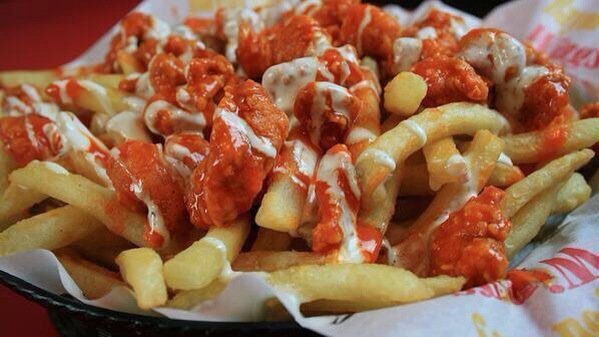 ImCravingFood's tweet photo. Buffalo Chicken Fries 🍟 https://t.co/DU4JXXybti