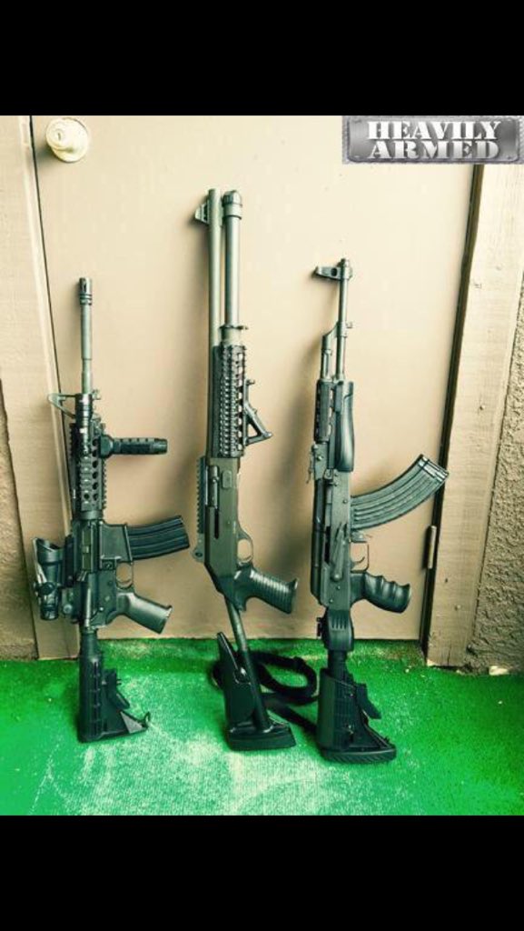 BIGTRAYDEEE's tweet image. Fuck a rally cry and a protest sign. Blood has been spilled; it's time to GET BUSY! #shootfirst #Fearless #i4Ni