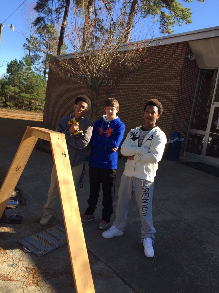 gc_CAMiller's tweet photo. Beginning construction #gchsstem #gcs1516 # https://t.co/FYqMGsSSkw